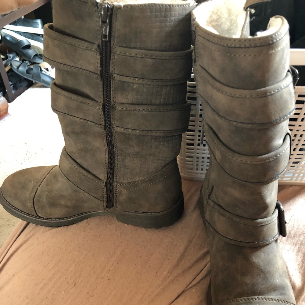 Roxy boots
